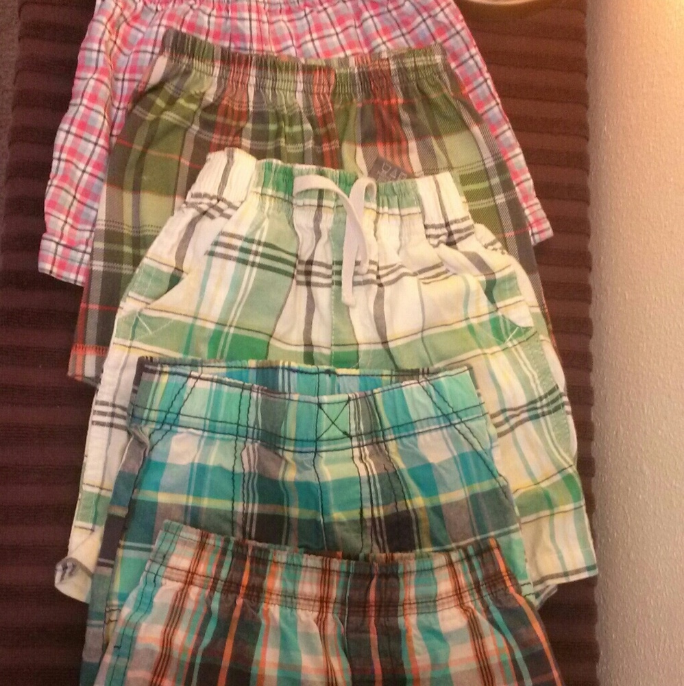 ↗2/$10↖Set of 5 plaid 18 month boys shorts.